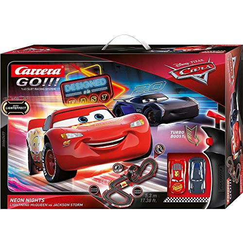 Carrera Toys GO!!! Disney Pixar Cars Neon Nights Set Pista da Scontro e Due Macchinine con Saetta...
