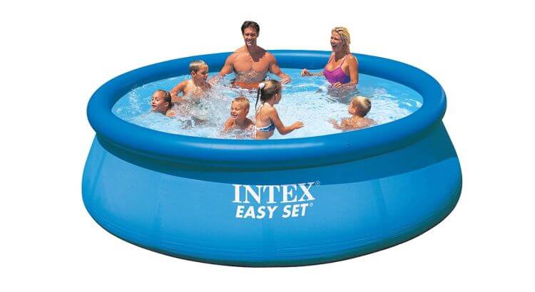 Migliori grandi piscine gonfiabili: Piscina gonfiabile rotonda con depuratore Easy Set di INTEX